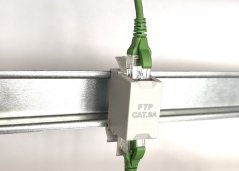 Zásuvka na DIN lištu se spojkou cat.6A STP RJ-45-RJ45