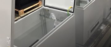 Kompaktní 19" skříně se zvýšeným krytím IP55