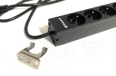 19“ napájecí panel 1U, 8xCZ, vypínač, 2m kabel CZ, RAL9005