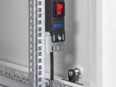RAX-DR-X13-X1 - držák PDU 1U pro rozvaděče š. 800 mm, detail
