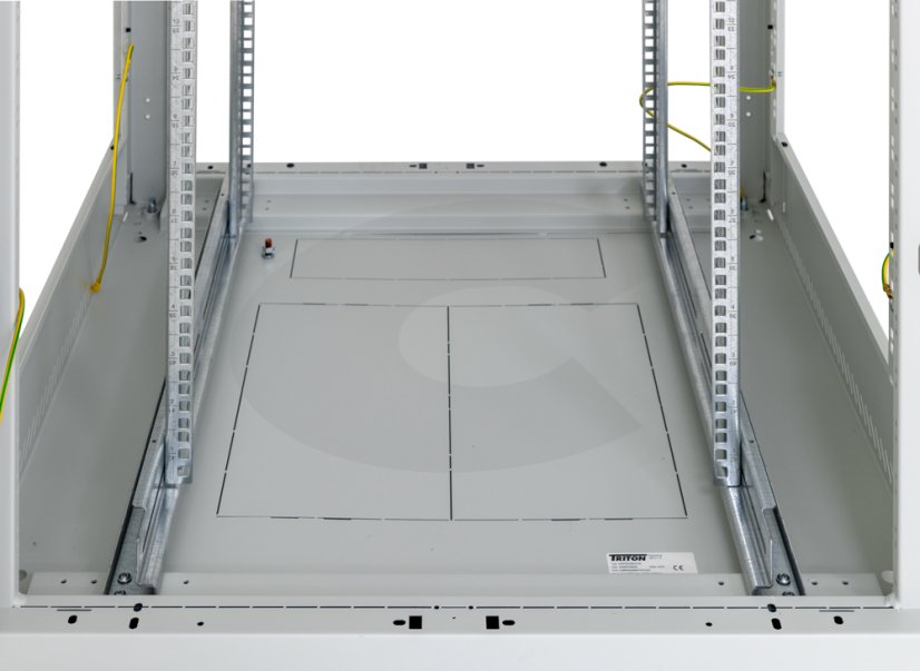 19“rozvaděč Triton š.800mm, příprava pro instalaci ventilační jednotky do dna rozvaděče