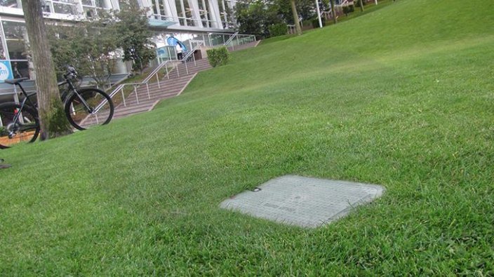 Kabelová komora 810 x 590 mm, hl. 415 mm, včetně plastového víka, venkovní