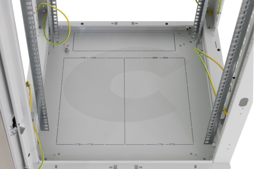 19“rozvaděč Triton š.600mm, dno rozvaděče, otvor pro chlazení