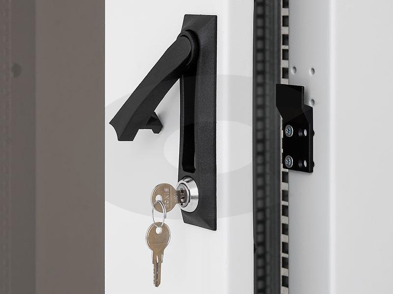 19" rozvaděč RDA Triton, klika a zámek